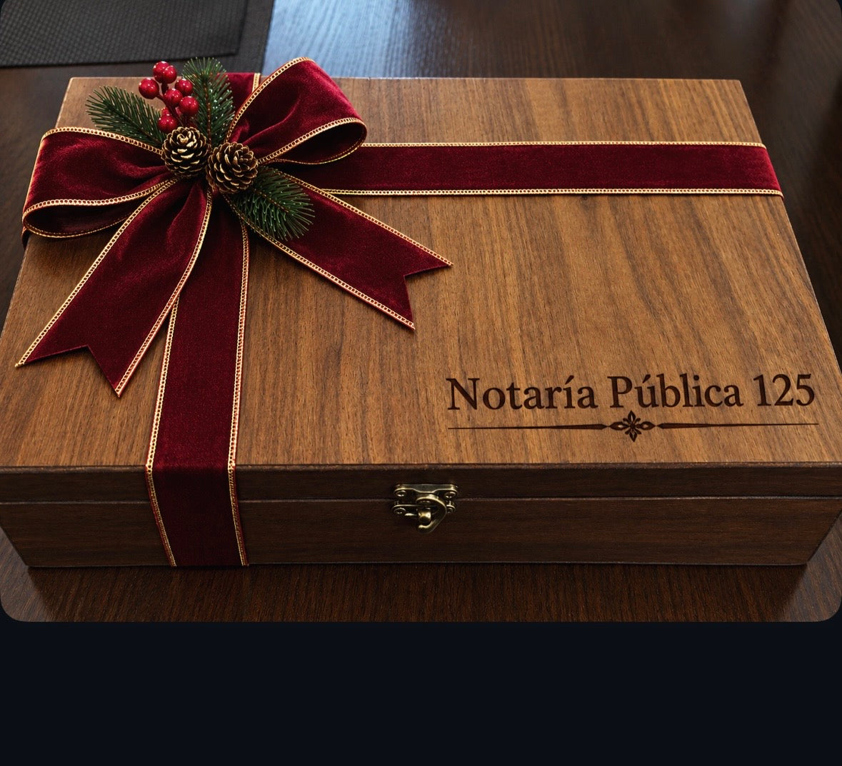 Estuche de madera para vinos con 4 divisiones (PERSONALIZADO)