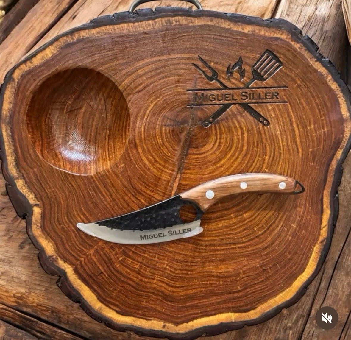 Rodaja de Mezquite con Hacha o cuchillo
